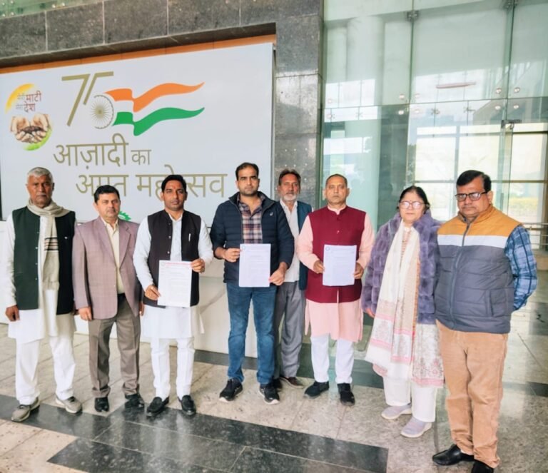 Noida सेक्टर की समस्याओं को लेकर ACEO Lakshmi Singh से मिला RWA Delta 2 का प्रतिनिधि मंडल