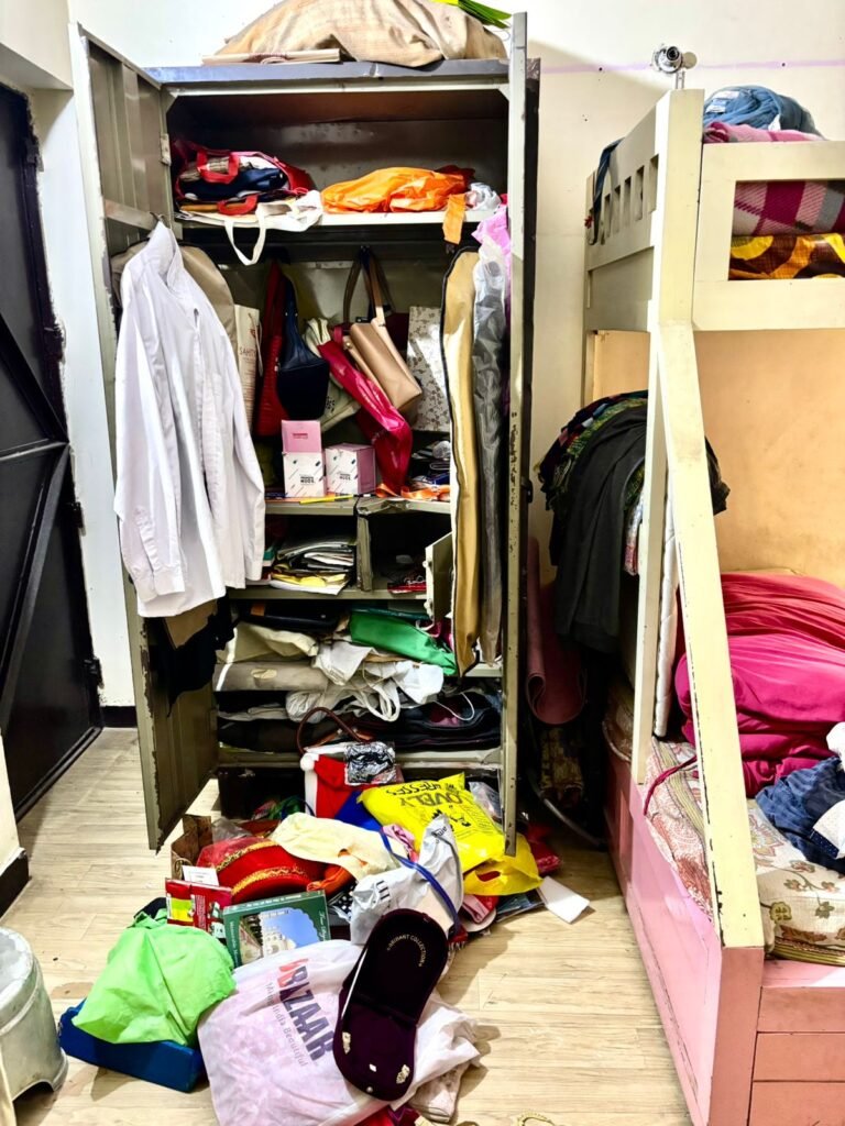 Noida बेख़ौफ़ चोरों ने दिया चोरी की वारदात को अंजाम