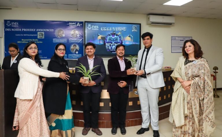 IMS Noida में “बियॉन्ड द बुक्स” कार्यक्रम का आयोजन