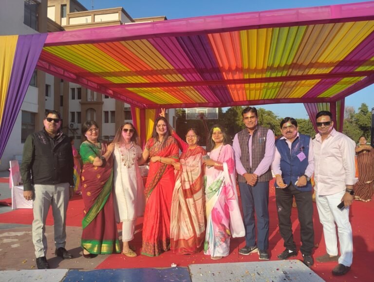Holi मिलन समारोह का रंगारंग कार्यक्रम आयोजित