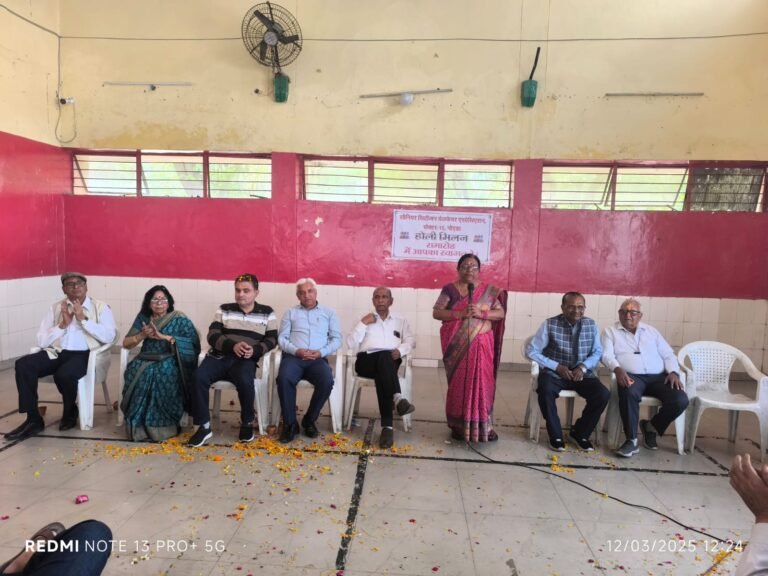 Noida सीनियर सिटीजन वैलफेयर एसोसिएशन ने होली मिलन कार्यक्रम मनाया