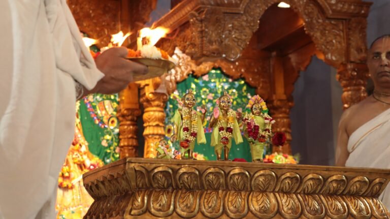 Iskcon noida में बड़ी धूमधाम से मना रामनवमी का उत्सव