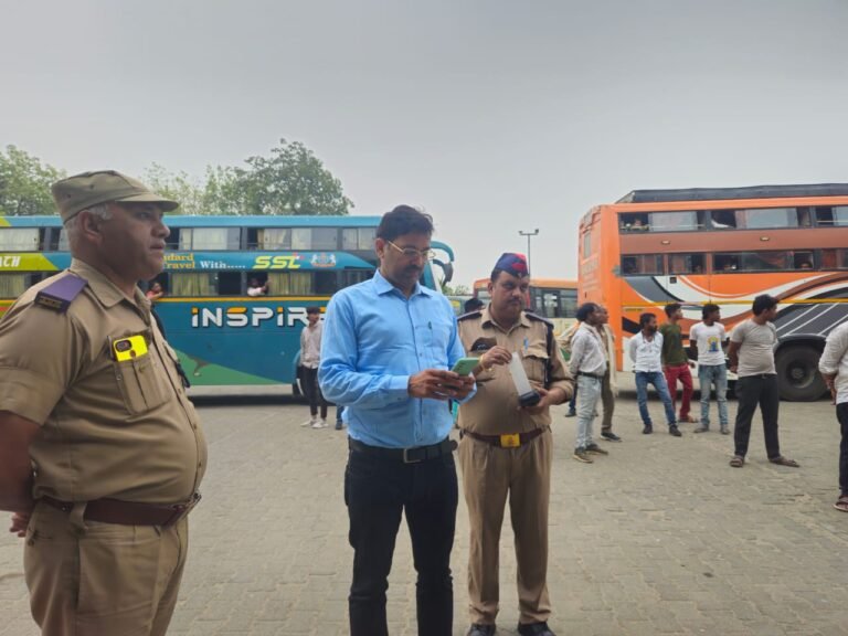 Gautam budh nagar यात्रियों की सुरक्षा सुनिश्चित करने के उद्देश्य से परिवहन विभाग एक्टिव