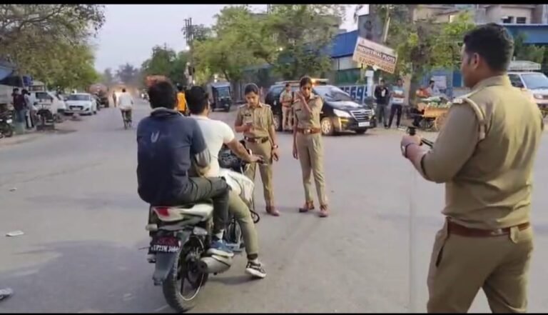 Greater noida के ईकोटेक-3 में  विशेष वाहन चेकिंग अभियान चलाया