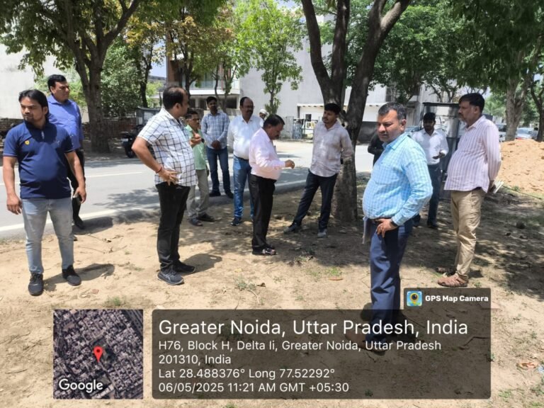 Greater noida सेक्टर में गंदगी मिलने पर ठेकेदार पर 50 हजार की पेनल्टी