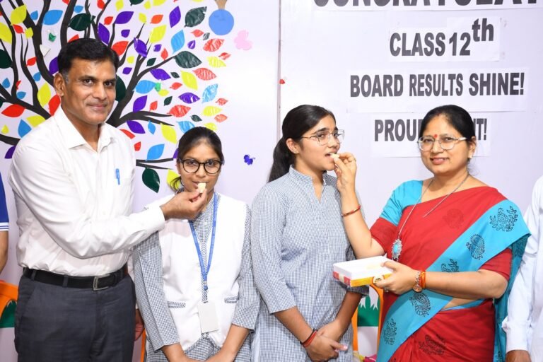 Jewar प्रज्ञान पब्लिक स्कूल के विद्यार्थियों ने 12वीं के परीक्षा परिणाम में रचा नया इतिहास