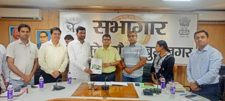 Greater noida ग्राम योजना विकास प्रक्रिया को लेकर नीति निर्धारक एवं तकनीकी समिति की बैठक संपन्न हुई