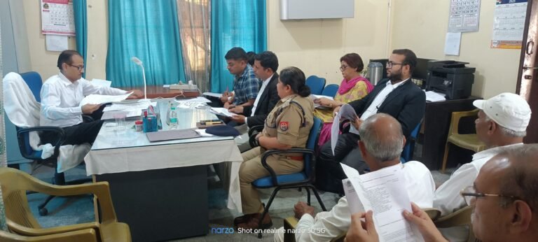 Gautam budh nagar में निराश्रित नाबालिग बच्चों का बनेगा आधार कार्ड मिलेगा कल्याणकारी योजनाओं का लाभ