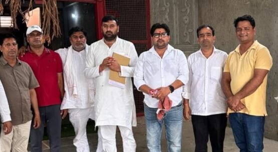 Greater noida तिलपता चौक का नाम बदलने का ग्रामीणों ने किया विरोध