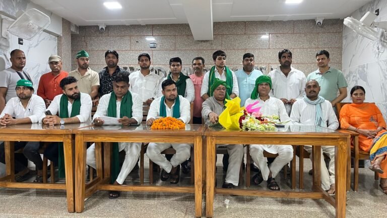 Noida भारतीय किसान यूनियन मंच ने किया अपने संविधान के अनुसार कार्यकारिणी में बदलाव।