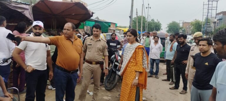 Dankur :कांवड़ यात्रा के मद्देनजर उप जिलाधिकारी के निर्देशन में मुख्य मार्ग से अतिक्रमण हटवाया गया