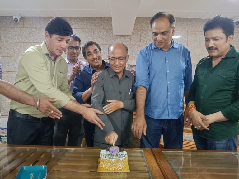 Noida Media Club ने मनाया सचिव जगदीश शर्मा का जन्मदिन