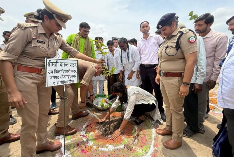 Dankur एक पेड़ मां के नाम धनौरी वेटलैंड परिसर में पच्चास हजार पौधारोपण