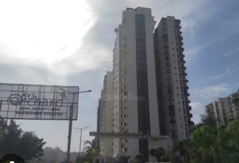 Noida 14 साल की प्रतीक्षा फिर भी अधूरा सपना AVS Orchard के फ्लैट खरीदारों की चीख अनसुनी क्यों