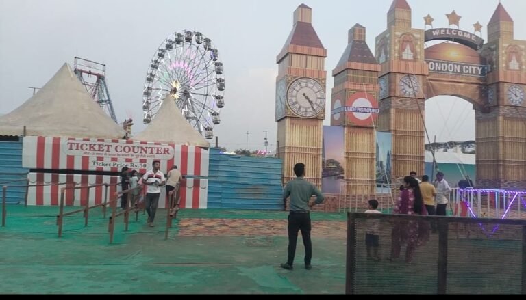 Noida स्टेडियम में लगा तीज एवं रक्षाबंधन मेला,जलपरी आकर्षण का केन्द्र