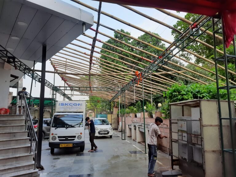 Noida श्री कृष्ण जन्माष्टमी की तैयारी शुरु मन्दिर को फूलों से सजाया जाएगा