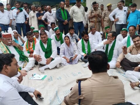Greater noida किसानों की समस्याओं से अधिकारियों को अवगत कराया