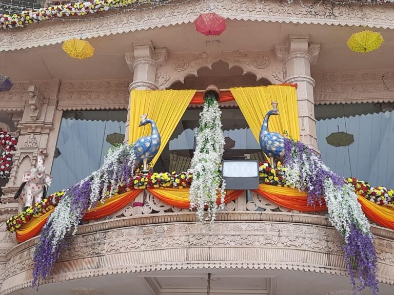 Iskcon Noida :जन्माष्टमी के दिन तीन बार होगा भगवान् का श्रृंगार