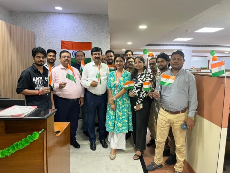 Noida स्वतंत्रता दिवस पर शहीदों को नमन: राजीव अग्रवाल