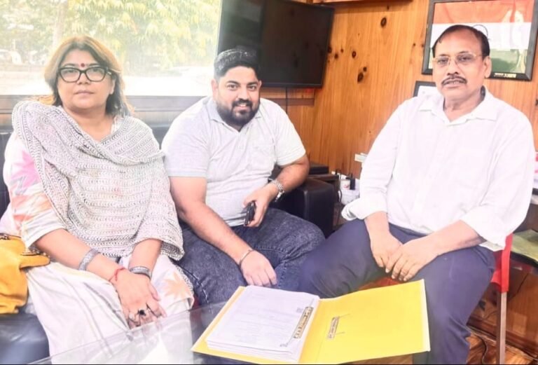 Noida सखा एक पहल और युवा क्रांति सेना का संयुक्त अभियान