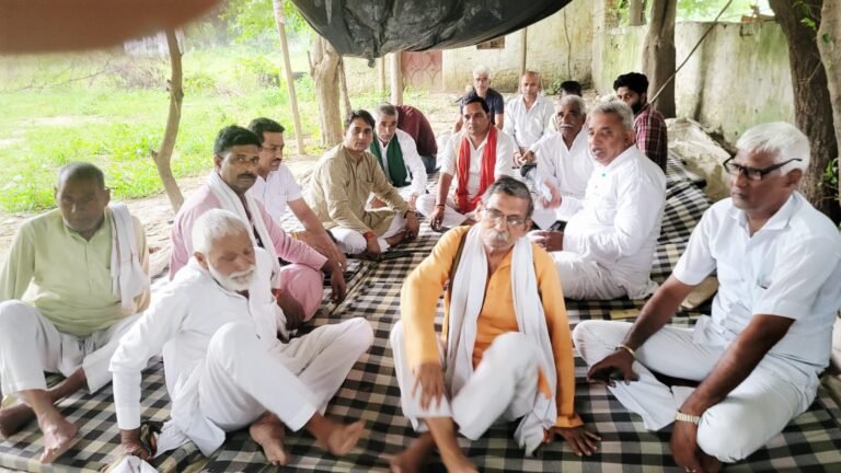 Greater noida :33वें दिन भी जारी रहा धरना