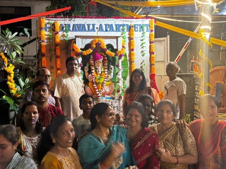 Noida अरावली अपार्टमेंट में गूँजा गणपति बप्पा मोरया