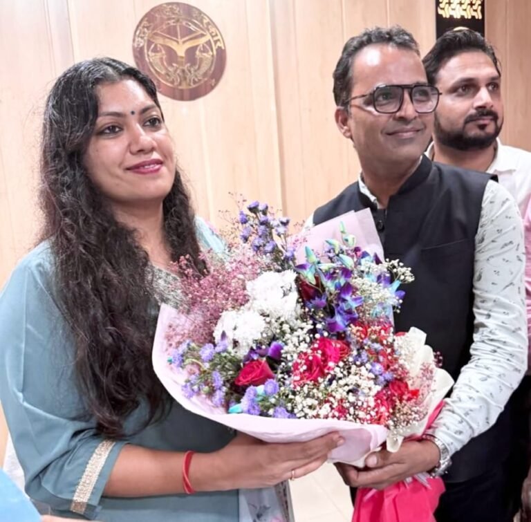 Greater noida जिलाधिकारी मेधा रुपम से की शिष्टाचार भेंट