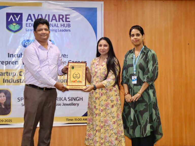 Noida एवियर में इंटरप्रेन्योरशिप पर सेमिनार,इंक्यूबेशन युग की शुरुआत