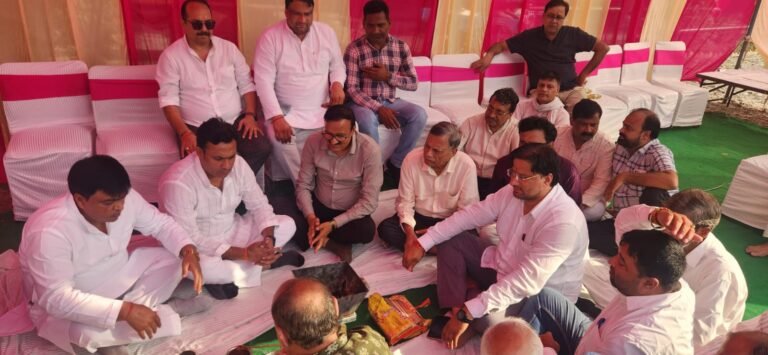 Noida रामलीला मंचन के भूमि पूजन में अथिति के रुप में पहुँचे कांग्रेसी नेता