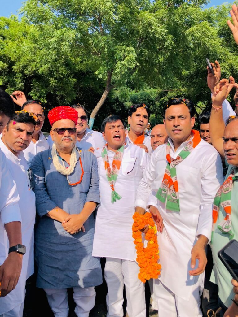 Noida :उत्तर प्रदेश कांग्रेस कमेटी के अध्यक्ष अजय राय का जोरदार स्वागत