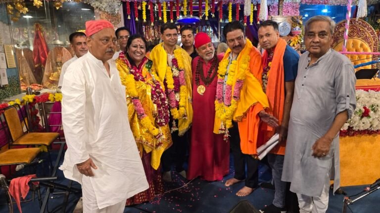 Noida  में जेठा एतवार पर्व पर भव्य भजन-कीर्तन व झंडा समारोह