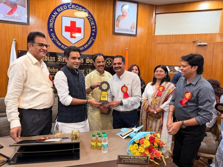 Noida :रेडक्रॉस कार्यालय नोएडा में आयोजित हुआ ‘उत्कृष्ट सेवा सम्मान’ समारोह