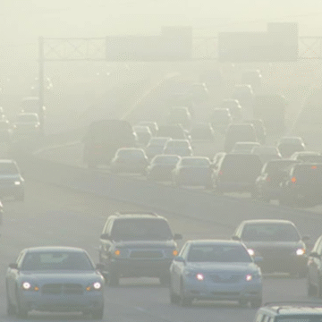 Noida में Grape 3 लागू निर्माण कार्यों और पुराने वाहनों पर रोक