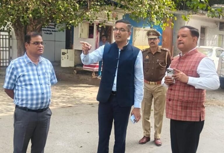 Noida :सुगम यातायात व्यवस्था प्रबन्धन हेतु इन्डियन ऑयल क्रासिंग का सीईओ ने किया निरीक्षण