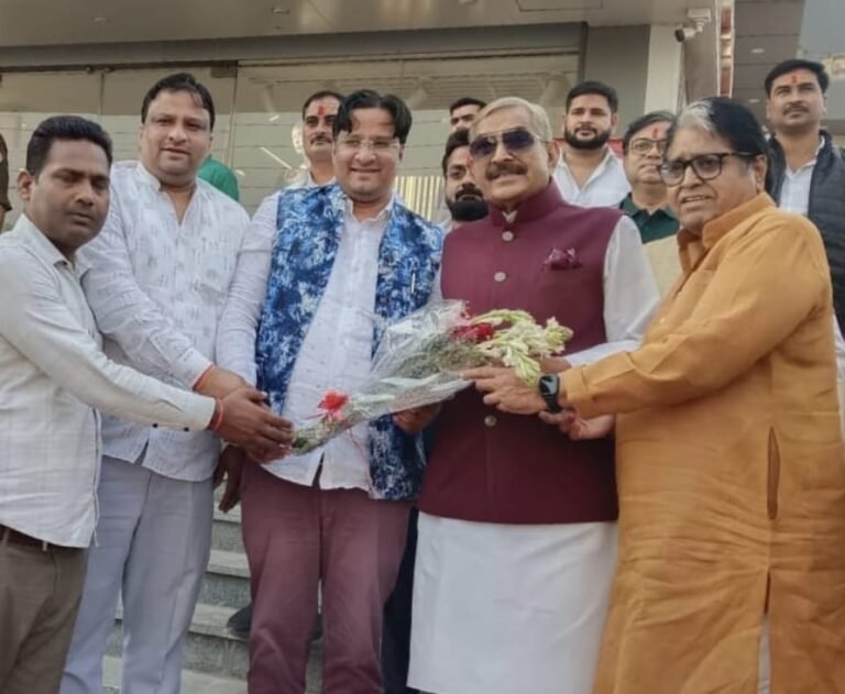 Noida :बिहार की जनता का विश्वास महागठबंधन पर : प्रमोद तिवारी