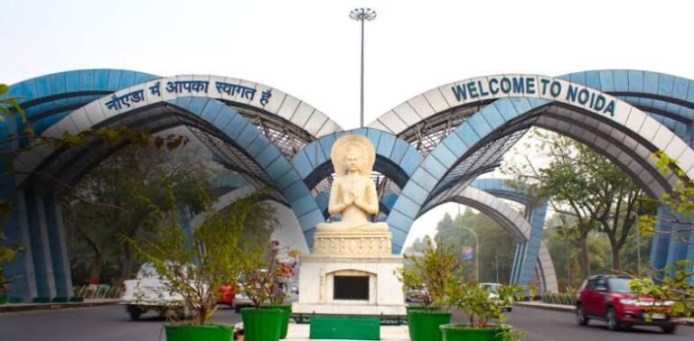 Noida :ओवररेटिंग को लेकर सरकार गंभीर,आबकारी अधिकारी को किया निलंबित