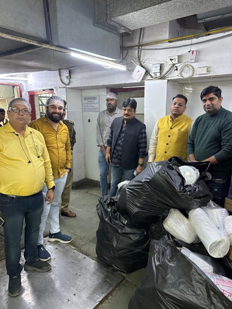 Noida Authority की सख़्ती,विभिन्न क्लाउड किचन से 120 किलो सिंगल यूज प्लास्टिक जब्त