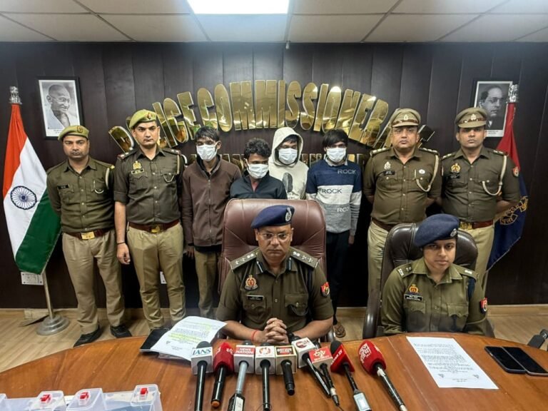 Noida:मोबाइल स्नैचिंग गैंग का पर्दाफाश 4 शातिर गिरफ्तार