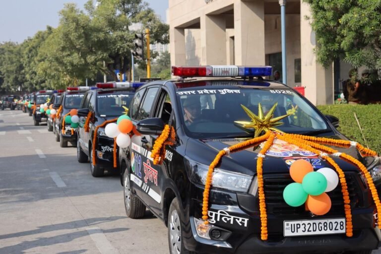 Noida में पुलिस रिस्पॉन्स और मजबूत,कमिश्नर लक्ष्मी सिंह ने 14 नए पीआरवी वाहनों को किया रवाना