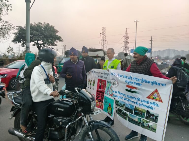 सड़क सुरक्षा जागरूकता अभियान,लोगो को यातायात नियम के प्रति सचेत किया