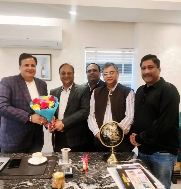 Noida :डॉक्टर पीयूष द्विवेदी बने उत्तर प्रदेश उद्योग व्यापार मंडल दिल्ली एनसीआर के चेयरमैन