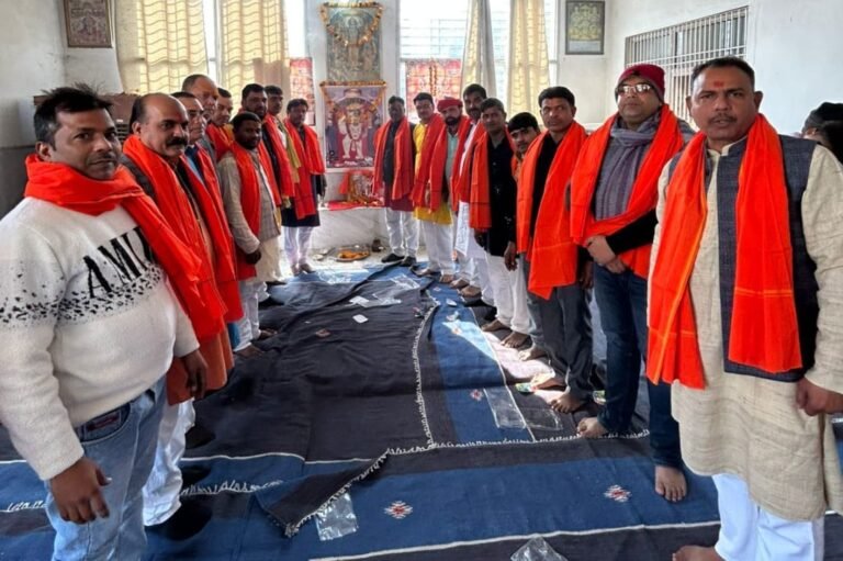 Noida बालाजी मित्र मंडल की वर्षगांठ धूमधाम से मनाया गया