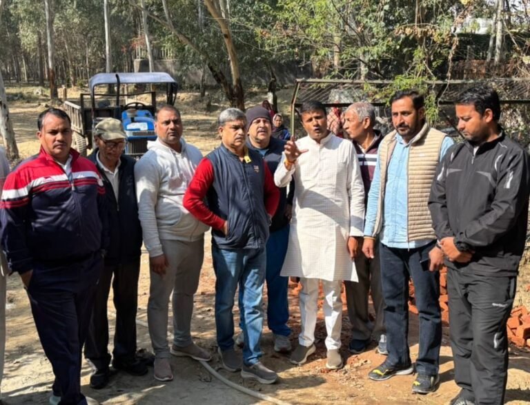 Noida :बायोडायवर्सिटी पार्क के निर्माण कार्य पर रोक लगाने की माँग,निवासियों में आक्रोश